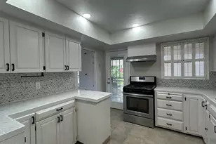 5544 N 10th Ave, Phoenix, AZ 85013 - Photo 1