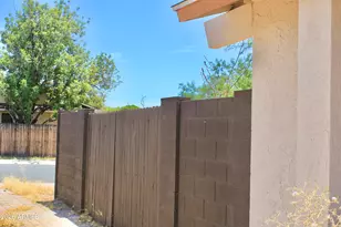 3491 W Desert Hills Dr, Phoenix, AZ 85029 - Photo 2