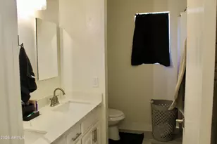 3491 W Desert Hills Dr, Phoenix, AZ 85029 - Photo 20