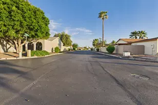 4033 W Griswold Rd, Phoenix, AZ 85051 - Photo 40