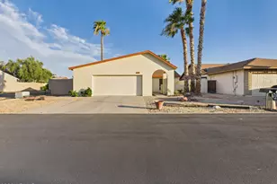 4033 W Griswold Rd, Phoenix, AZ 85051 - Photo 2