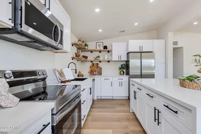 4502 N 17 Th Drive, Phoenix, AZ 85015 - Photo 4