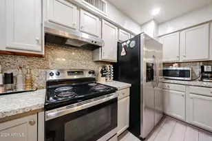 4332 W Clarendon Ave, Phoenix, AZ 85031 - Photo 8
