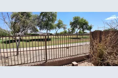 3207 W Saint Kateri Drive, Phoenix, AZ 85041 - Photo 6