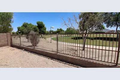 3207 W Saint Kateri Drive, Phoenix, AZ 85041 - Photo 8