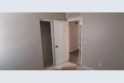 3207 W Saint Kateri Drive, Phoenix, AZ 85041 - Photo 16