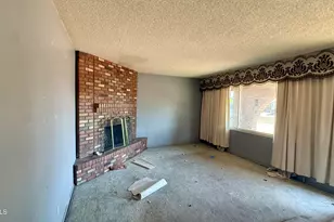 610 E Via Elena St, Goodyear, AZ 85338 - Photo 2