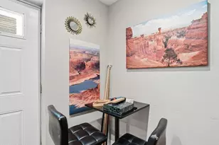 8526 E Vista Dr, Scottsdale, AZ 85250 - Photo 10