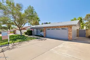 11810 S Coconino St, Phoenix, AZ 85044 - Photo 2