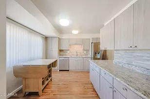 17411 N Hitching Post Dr, Sun City, AZ 85373 - Photo 12