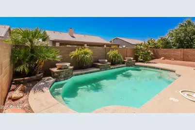 15806 N 136th Lane, Surprise, AZ 85374 - Photo 14