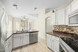 558 W Bluefield Ave, Phoenix, AZ 85023 - Photo 12