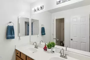 5011 S Carlyle Dr, Gilbert, AZ 85298 - Photo 28