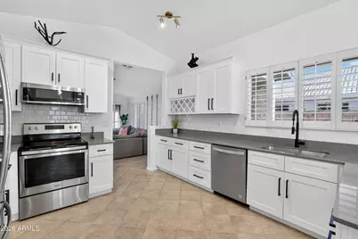 24017 N 22nd Way, Phoenix, AZ 85024 - Photo 6