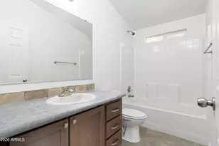 8601 N 71st Ave, Glendale, AZ 85301 - Photo 18