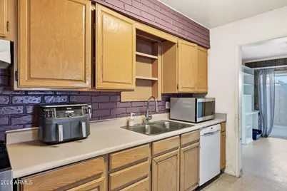 204 E Hampton Avenue, Mesa, AZ 85210 - Photo 12