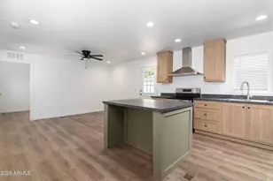 8601 N 71st Ave, Glendale, AZ 85301 - Photo 2