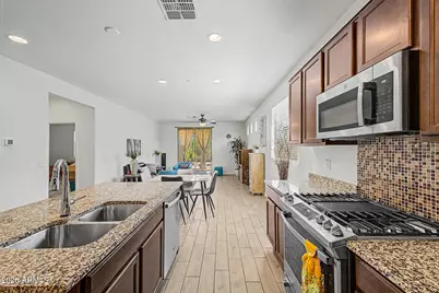 5735 W Jones Avenue, Phoenix, AZ 85043 - Photo 2