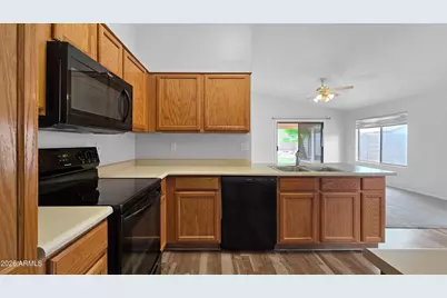 15011 W Hearn Road, Surprise, AZ 85379 - Photo 8