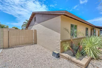 3957 W Desert Hills Drive, Phoenix, AZ 85029 - Photo 38