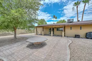 3957 W Desert Hills Dr, Phoenix, AZ 85029 - Photo 30