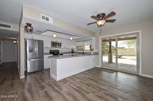 3957 W Desert Hills Dr, Phoenix, AZ 85029 - Photo 4