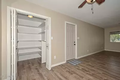 3957 W Desert Hills Drive, Phoenix, AZ 85029 - Photo 8