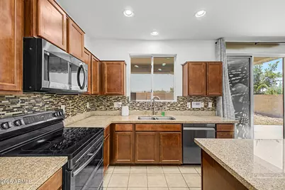 5821 S 35th Place, Phoenix, AZ 85040 - Photo 10