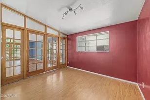 841 E Hayward Ave, Phoenix, AZ 85020 - Photo 14