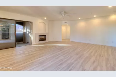 5104 N 32nd Street #408, Phoenix, AZ 85018 - Photo 2