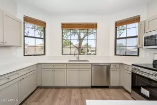2126 W Carol Ann Way, Phoenix, AZ 85023 - Photo 8