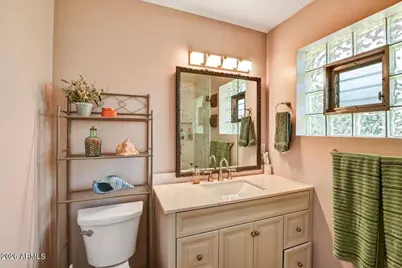 7362 N 38th Avenue, Phoenix, AZ 85051 - Photo 10