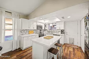 331 W Taro Ln, Phoenix, AZ 85027 - Photo 10
