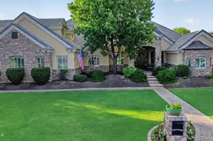 2918 E Waterman Way, Gilbert, AZ 85297 - Photo 2