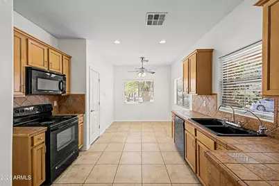 100 W Dana Drive W, San Tan Valley, AZ 85143 - Photo 4