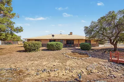 20537 W Gordon Way, Wittmann, AZ 85361 - Photo 4