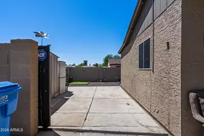 421 E Behrend Drive E, Phoenix, AZ 85024 - Photo 20