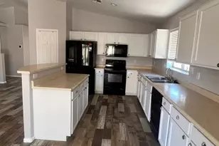 22264 N Kingston Dr, Maricopa, AZ 85138 - Photo 8