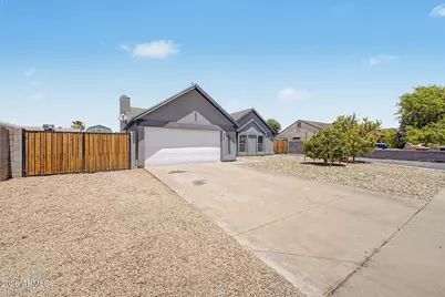 8556 W Charter Oak Road, Peoria, AZ 85381 - Photo 2