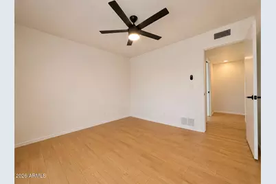 237 W Denton Lane, Phoenix, AZ 85013 - Photo 10