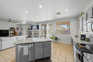 13355 W Mauna Loa Ln, Surprise, AZ 85379 - Photo 12