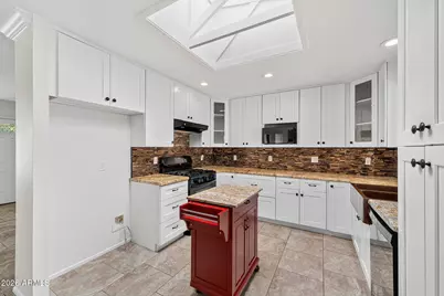 2240 W Paradise Drive, Phoenix, AZ 85029 - Photo 22