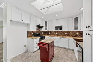 2240 W Paradise Dr, Phoenix, AZ 85029 - Photo 22
