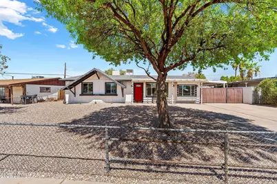 2240 W Paradise Drive, Phoenix, AZ 85029 - Photo 2