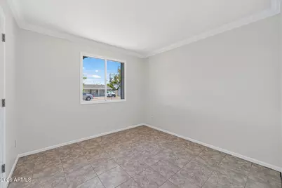 2240 W Paradise Drive, Phoenix, AZ 85029 - Photo 14