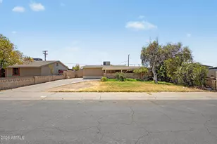 6909 W Wolf St, Phoenix, AZ 85033 - Photo 1