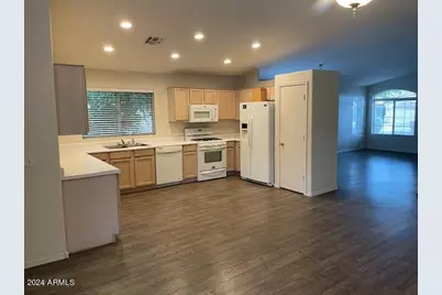8006 W Adam Avenue, Peoria, AZ 85382 - Photo 4