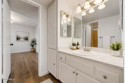 5525 E Thomas Road #R13, Phoenix, AZ 85018 - Photo 8