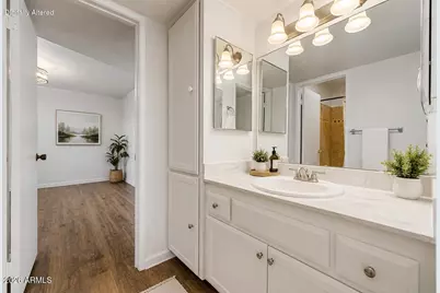 5525 E Thomas Road #R13, Phoenix, AZ 85018 - Photo 10