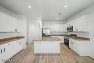 11921 W Monte Vista Rd, Avondale, AZ 85392 - Photo 10